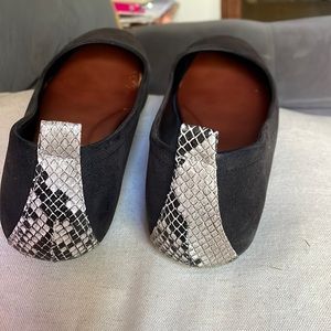 Mia flats gently worn